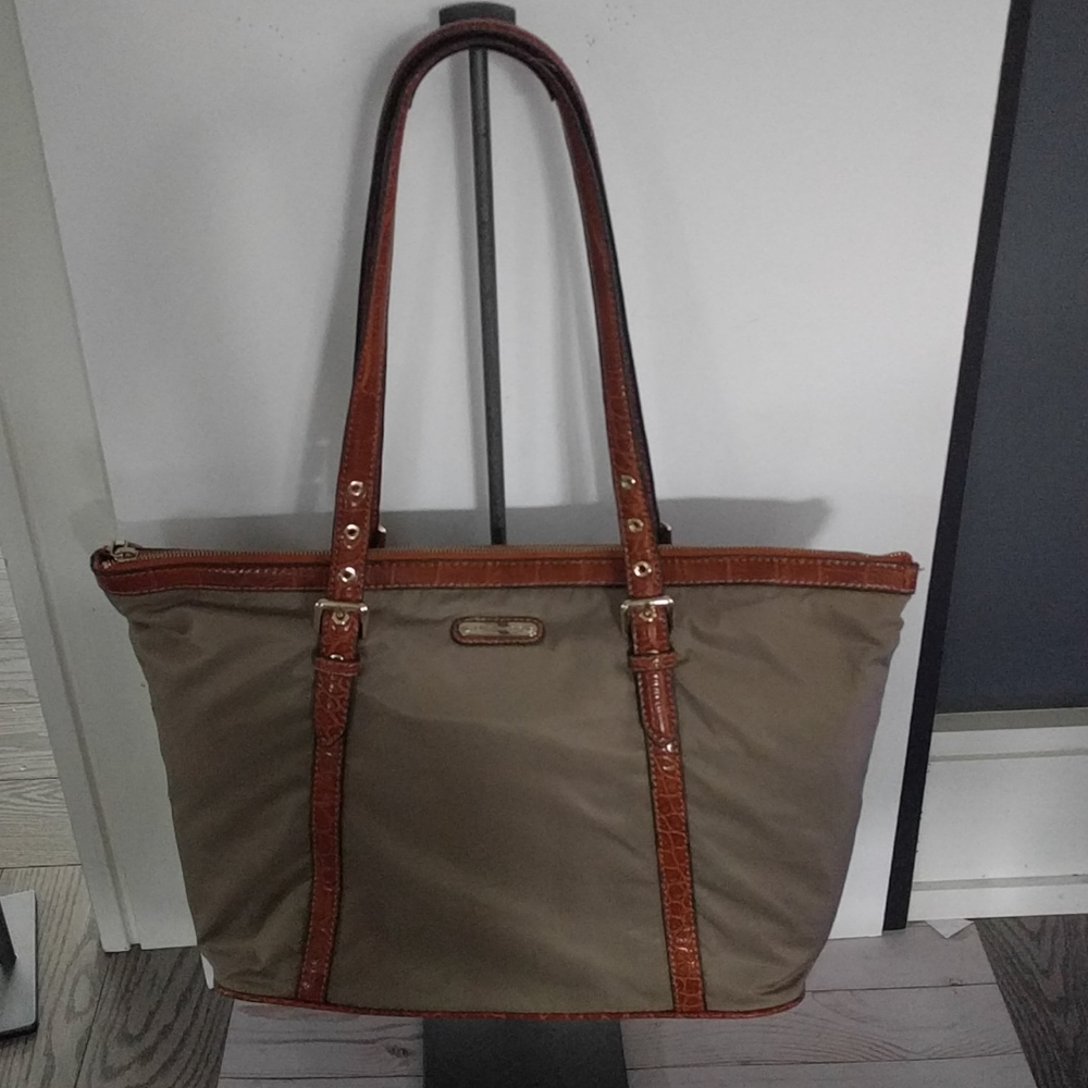 🌺🌸🍀 Beautiful bag by New York Jones🍀🍀